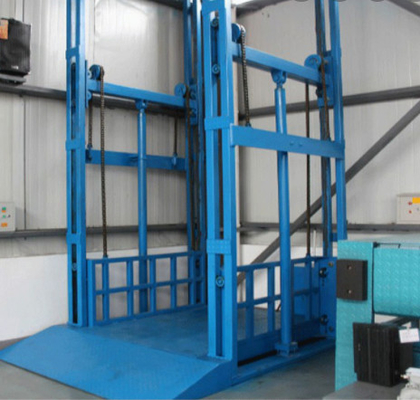 2000KG Commercial Cargo Lifts 5m Small Freight Elevator Single Rail