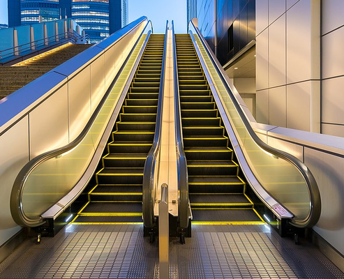 30 Degree Parallel Escalator Railway Station Airport